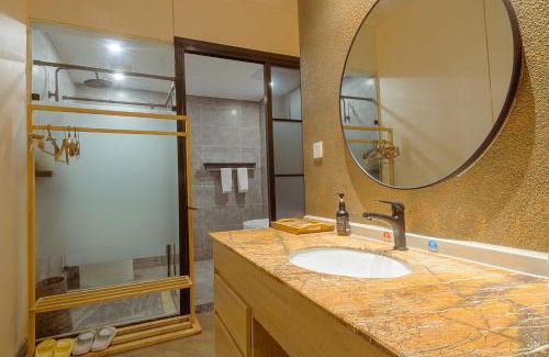 Emeishan House | Heinemann Hotel Terrace Double Room A206 with Jacuzzi and local amenities