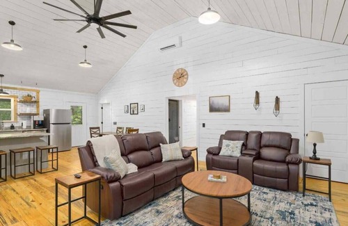 Sautee Nacoochee Cabin | Helen Private 1 Acre~ Tubing~ Hiking~ Fire Pit