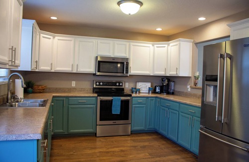 Orchard Mesa House | Helena House: Super Clean 4 Bed;3 Bedrooms;2.5 Bath and AC.