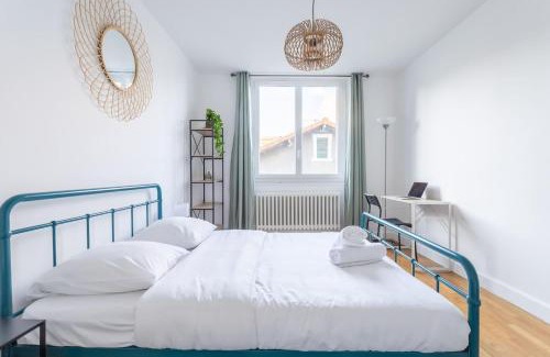 Vallieres Apartment | Helene - Appart cosy & calme à 9min à pied du TRAM