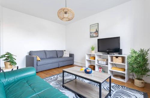 Vallieres Apartment | Helene - Appart cosy & calme à 9min à pied du TRAM