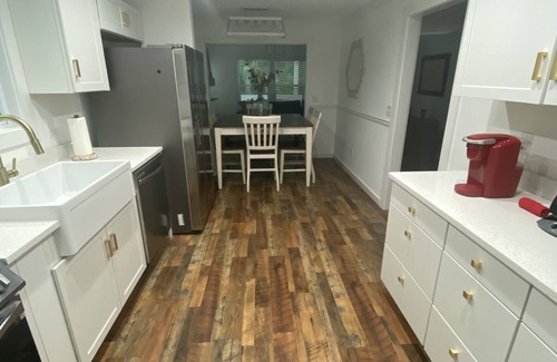 Helen House | Helen’s Blue Harmony a peaceful home to spend your getaway!