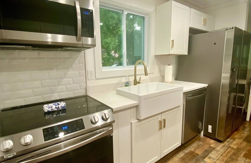 Helen House | Helen’s Blue Harmony a peaceful home to spend your getaway!