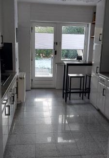 Kohlscheid Apartment | Helle Ferienwohnung mit Garten und Terrasse, direkt am Waldrand gelegen