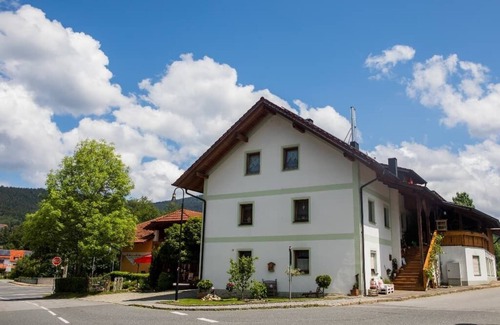 Lam Apartment | Helle Ferienwohnung mit Osserblick und Balkon