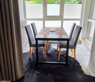 Spiegelberg Apartment | Helle und geräumige Ferien- und Monteurwohnung nur für Sie allein AUjvari Vermietungen
