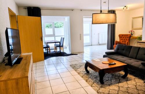 Spiegelberg Apartment | Helle und geräumige Ferien- und Monteurwohnung nur für Sie allein AUjvari Vermietungen