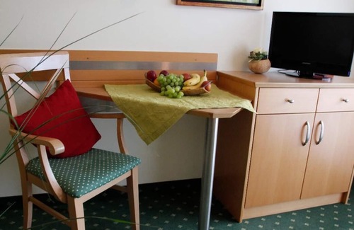 Safferstetten Apartment | Helles Appartement mit möbliertem Balkon, ein besonders schönes Fleckchen Erde
