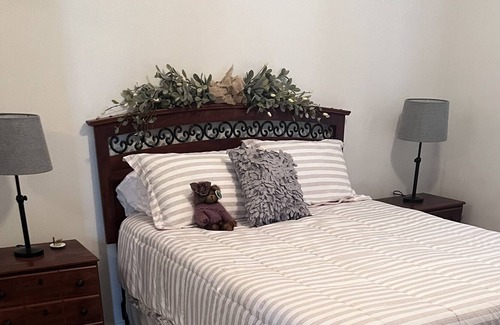 Lake Havasu City House | Hello Family, Come visit the beautiful Lake Havasu City,Only 5 min to the lake.