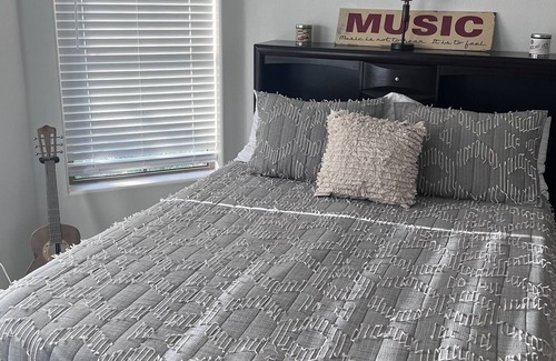 Lake Havasu City House | Hello Family, Come visit the beautiful Lake Havasu City,Only 5 min to the lake.