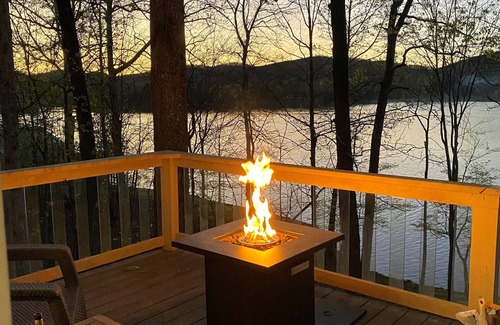 Ragland House | Hello Lake Escape !