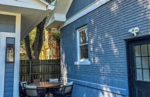Springfield House | Hello Sunshine!n
