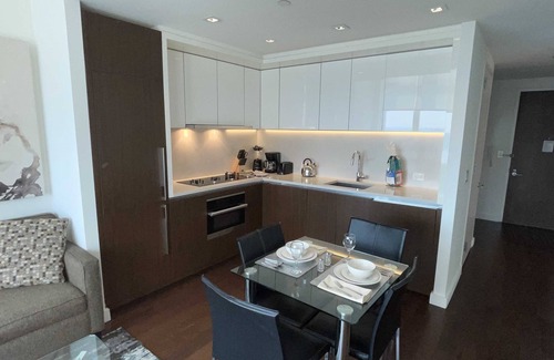 Hell's Kitchen Apartment | Hells Kitchen 1 Deluxe BR city view | near Times Square