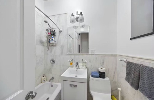 Hell's Kitchen Apartment | Hell’s Kitchen 2-bedroom moments from Time Square, Broadway, Restaurant Row