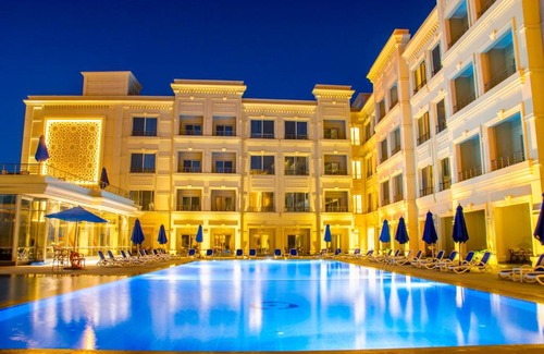 Al-Muntazah Hotel | Helnan Mamoura Hotel & Events Center