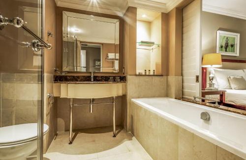 Berea Hotel | Hemingways Hotel
