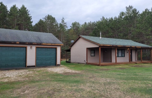 Thompsonville House | Hemlock 3 BR Home