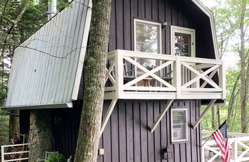 Cullowhee Cottage | Hemlock Hideaway Cashiers Cottage Lake Glenville- Impressive Views!