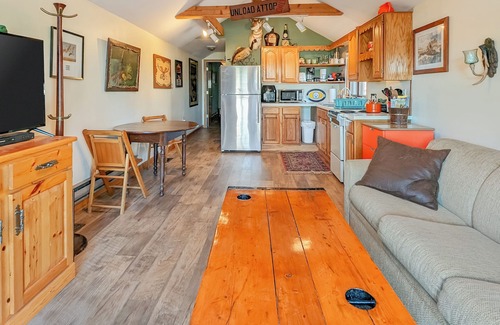 Lake Harmony Estates House | Hemlock in Harmony by AvantStay | Steps to Lake