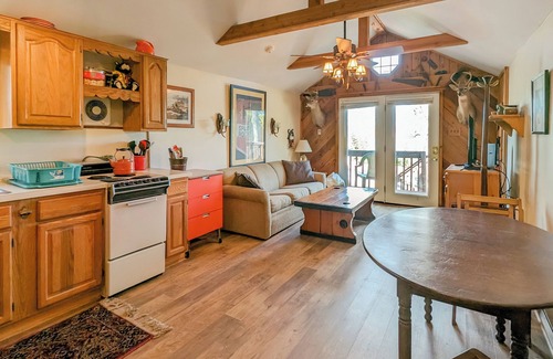 Lake Harmony Estates House | Hemlock in Harmony by AvantStay | Steps to Lake