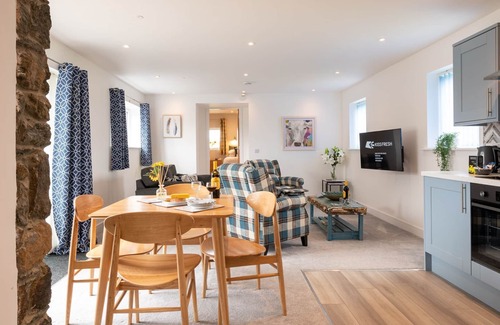 Ty Croes Cottage | Hen Golchdy : Pet-Friendly 2‑Bed Cottage in Aberffraw | Managed by Anglesey Holiday Lettings