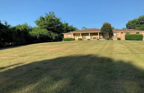 Hendersonville House | Hendersonville, TN, The Peaceful Retreat,Ping Pong & Pool Tables