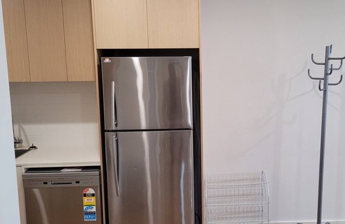 Cloverdale Apartment | Hendra Heights - 2 Bedroom w/Netflix/Wi-Fi/Coffee