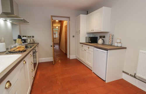 Llwyngwril Cottage | HENDRE COTTAGE, family friendly in Llwyngwril