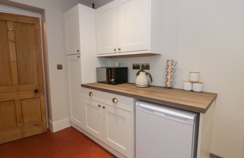 Llwyngwril Cottage | HENDRE COTTAGE, family friendly in Llwyngwril
