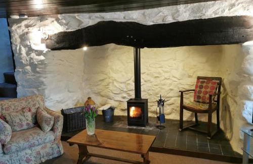 Brynrefail House | Hendy