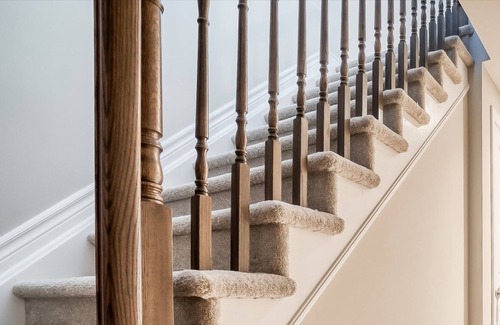 Ottawa Division Hotel | Henia's Inn