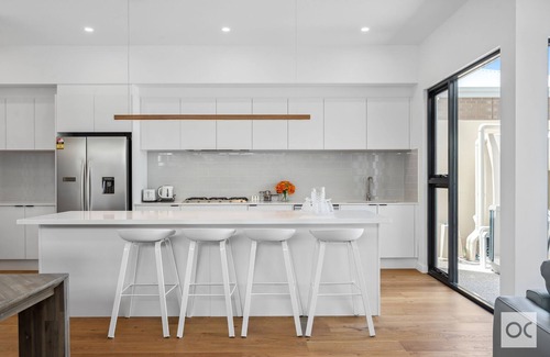 Henley Beach South House | Henley Beachside Getaway with pool and only 300m from the shorelines.