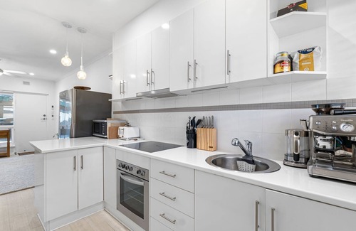 Henley Beach Apartment | Henley Beach Retreat