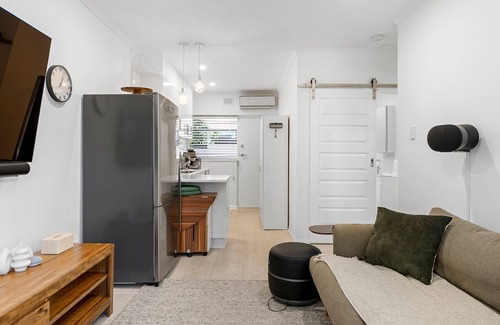 Henley Beach Apartment | Henley Beach Retreat