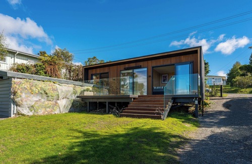 Taupo District Cottage | Henley - Omori Holiday Home