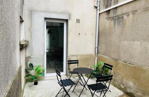 Castres Apartment | Henri ll l Terrasse l Proche gare & Centre ville