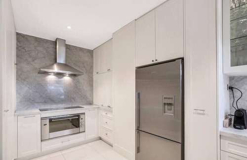 Double Bay Apartment | Henrietta's Gem - Short walk to everything