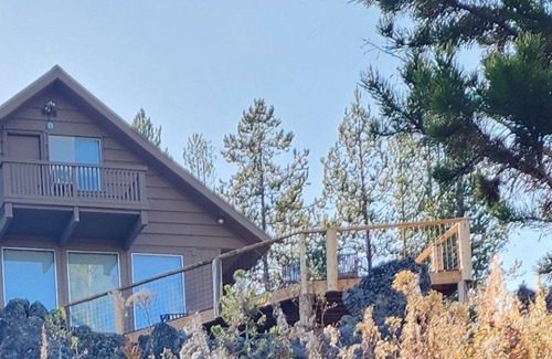 Island Park Cabin | Henry's Fork Retreat, stunning river views, footpath to river