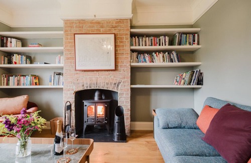 Easton Grey Cottage | Herdsman's Cottage Beautiful 3 Bed in Wiltshire