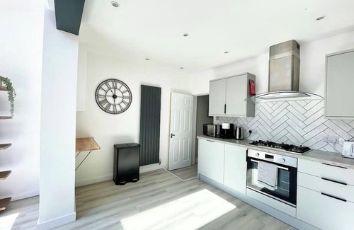 Bristol House | Hereford House – Sleeps 8! BS2