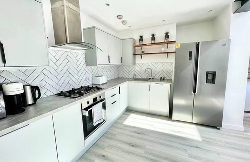 Bristol House | Hereford House – Sleeps 8! BS2