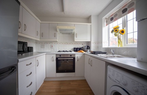 Hereford House | HEREFORD – Woodpecker House: Modern 3-Bed Near Rotherwas, Sleeps 6