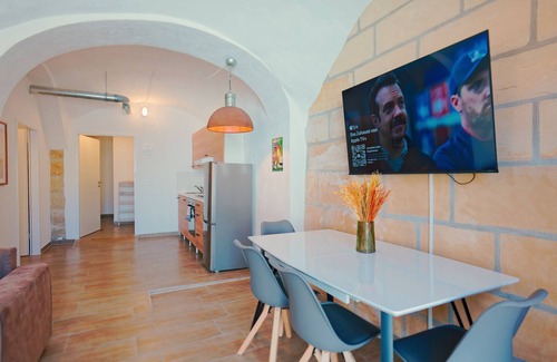 Gaustadt Apartment | Heritage Apartment with 2 Bedrooms