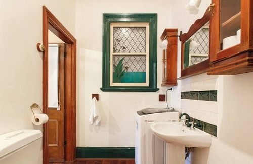 South Fremantle Cottage | Heritage Hideaway - Close to South Beach