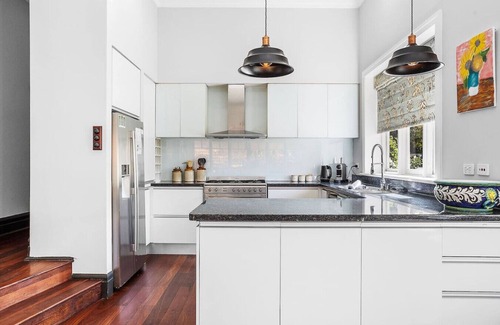 Nedlands House | Heritage Hideaway in Nedlands's