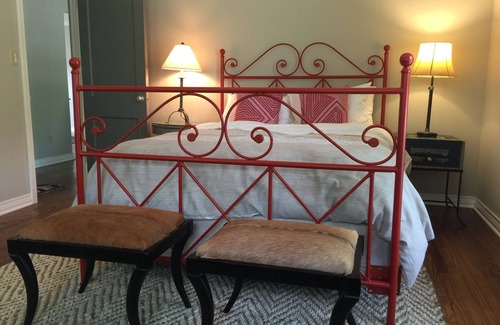 Mesta Park House | Heritage Hills Guesthouse Flat: Walk to Everywhere MidTown/Downtown