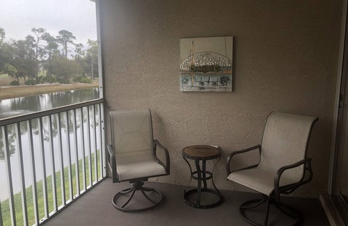 Sarasota Condo | Heritage Oaks 2 Bedroom with Golf Course and Water Views