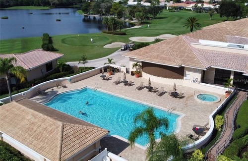 Sarasota Condo | Heritage Oaks Golf and Country Club FIRST FLOOR Condo.