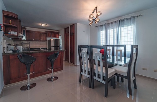 Gregorio Luperon House | Hermoso,elegante, espaciosos
