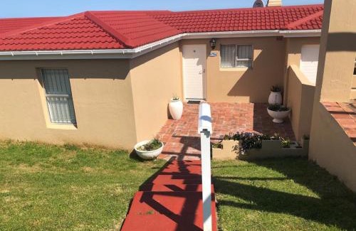 Hermanus Resort | Hermanus Beach Club - St Tides House 19
